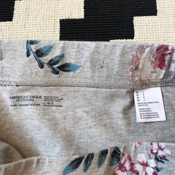American Eagle Outfitters SzL Floral Leggings - Picture 3 of 3